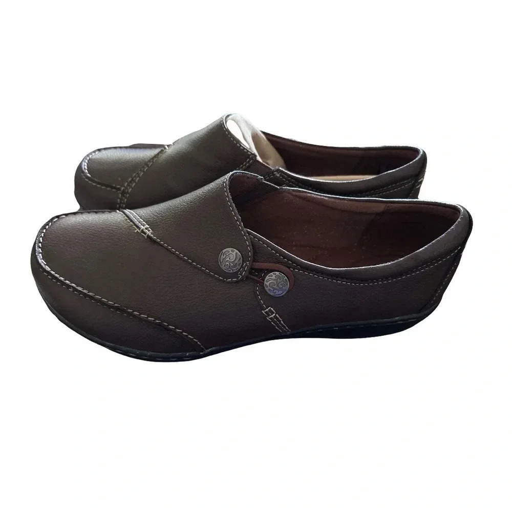๐ Clarks Women's Wide Loafer - Picture 3 of 6